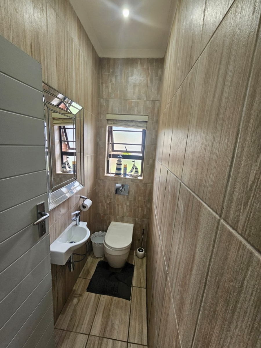 4 Bedroom Property for Sale in Aston Bay Eastern Cape